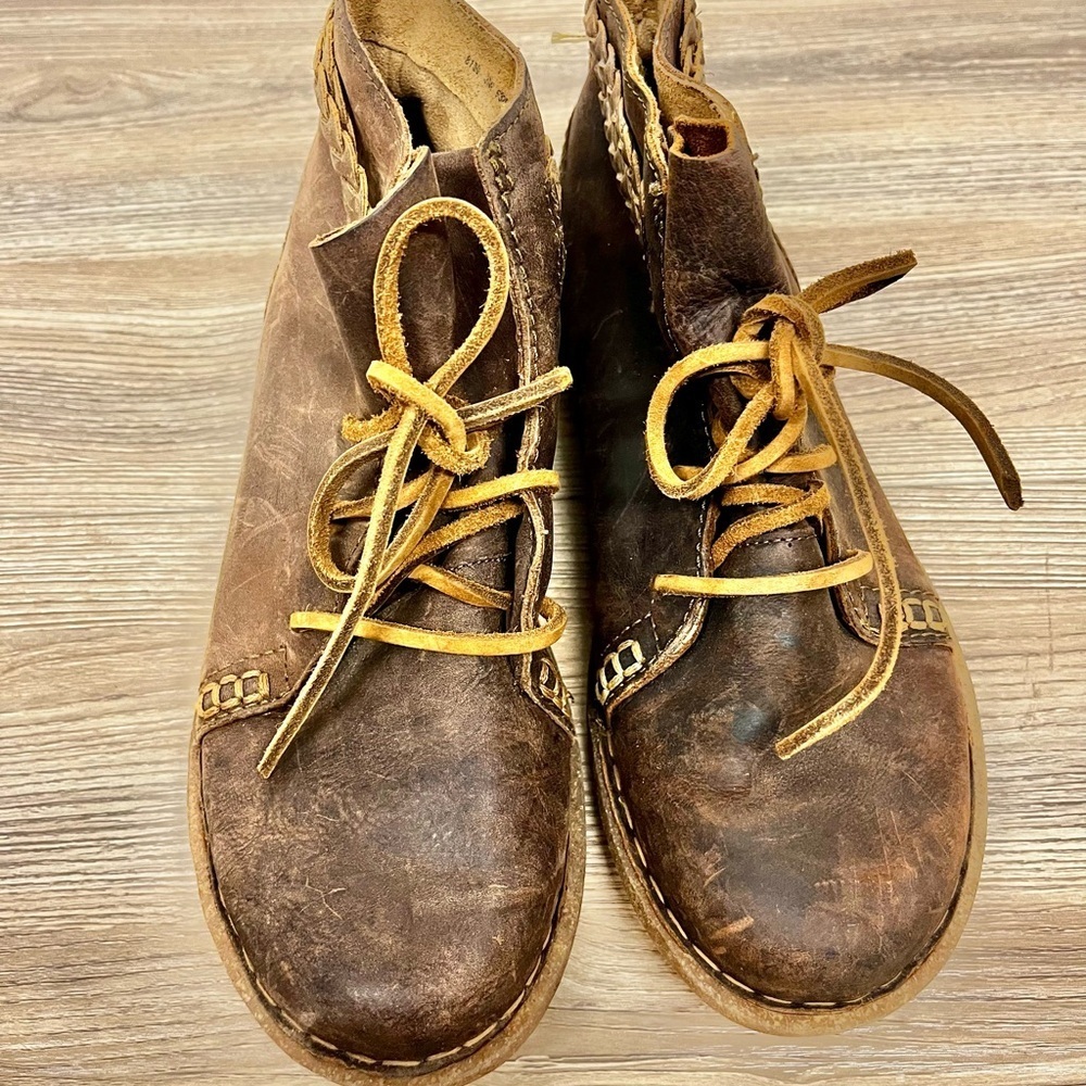Born Temple brown Leather Ankle Boots Size 8 Distressed - Picture 6 of 10
